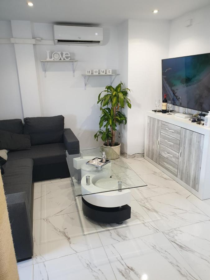 Beachside Apartment In Torrevieja Exterior foto
